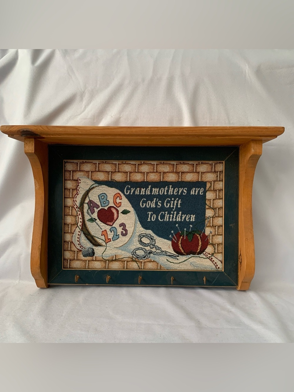 Vintage Countryside Farmhouse Style  Crafted 19” Pine Wood Shelf 5 Key Holder